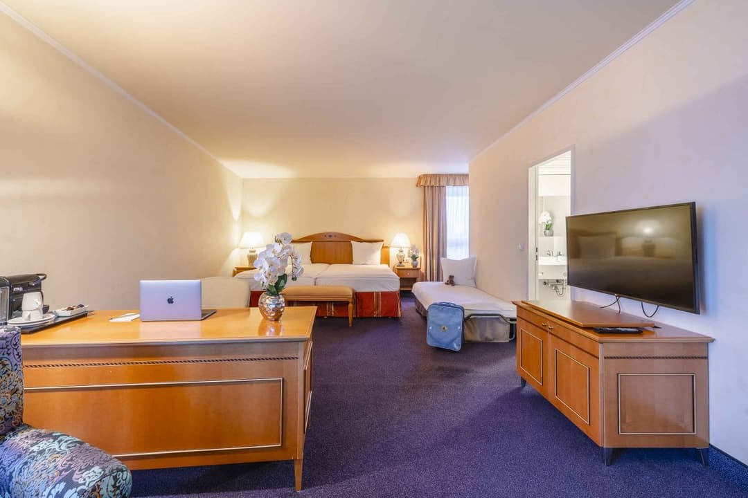 The Q - Quadro City Hotel